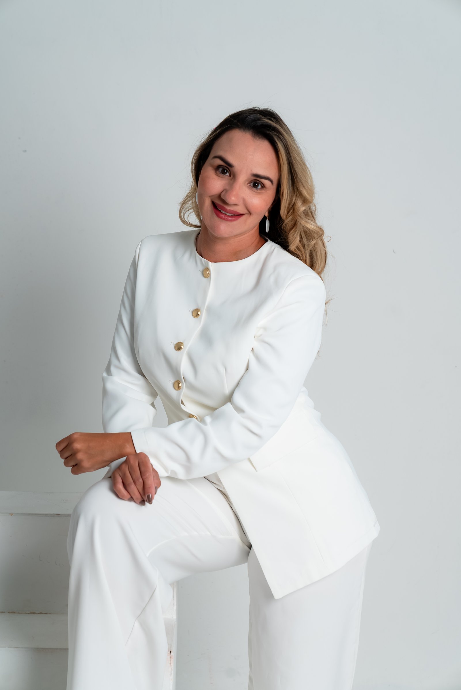 Dra. Érica Mello — Cirurgiã-Dentista especialista em Harmonização Orofacial